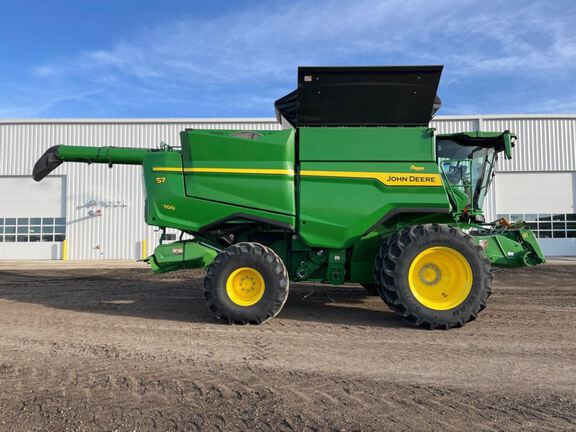 2025 John Deere S7 700 Combine
