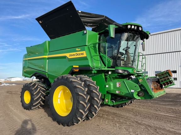 2025 John Deere S7 700 Combine
