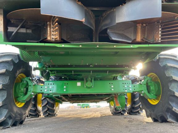 2025 John Deere S7 700 Combine