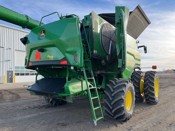 2025 John Deere S7 700 Combine