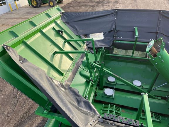 2025 John Deere S7 700 Combine