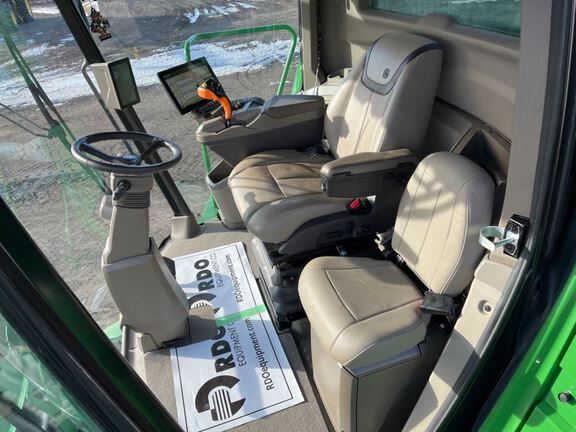 2025 John Deere S7 700 Combine