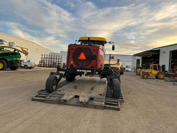 2016 New Holland SR220 Windrower