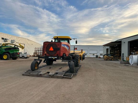 2016 New Holland SR220 Windrower