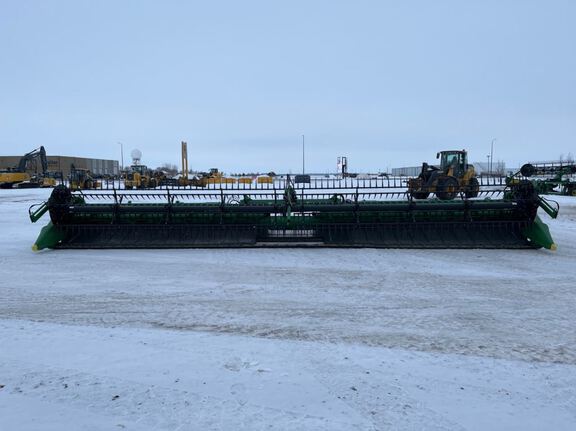 2025 John Deere HDF40 Header Combine