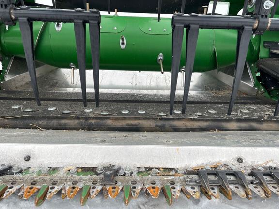 2025 John Deere HDF40 Header Combine