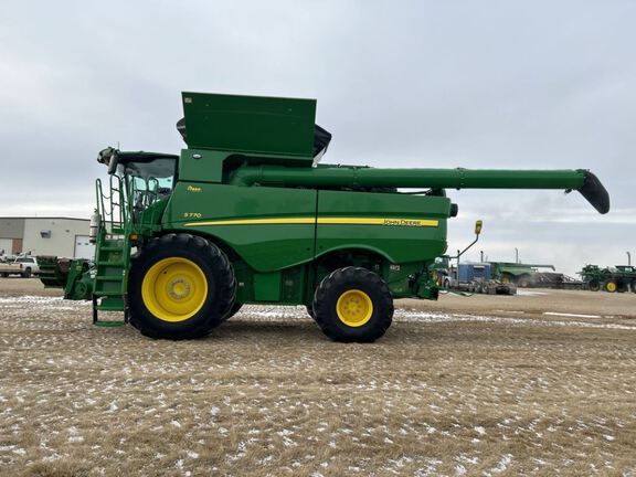 2024 John Deere S770 Combine