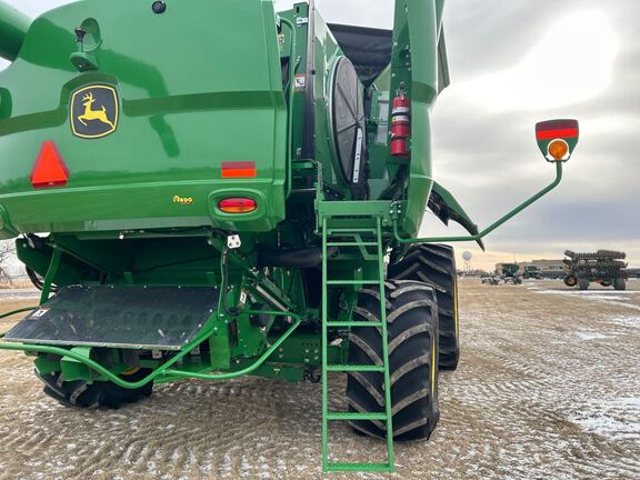 2024 John Deere S770 Combine