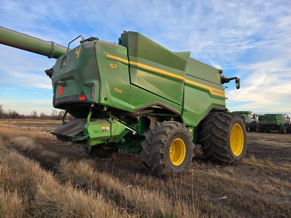 2025 John Deere S7 700 Combine