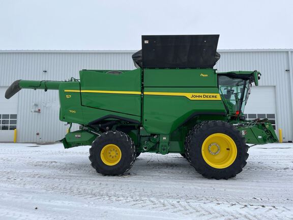 2025 John Deere S7 700 Combine