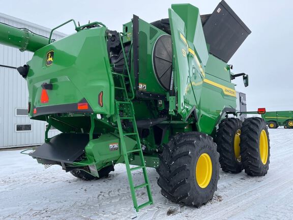 2025 John Deere S7 700 Combine