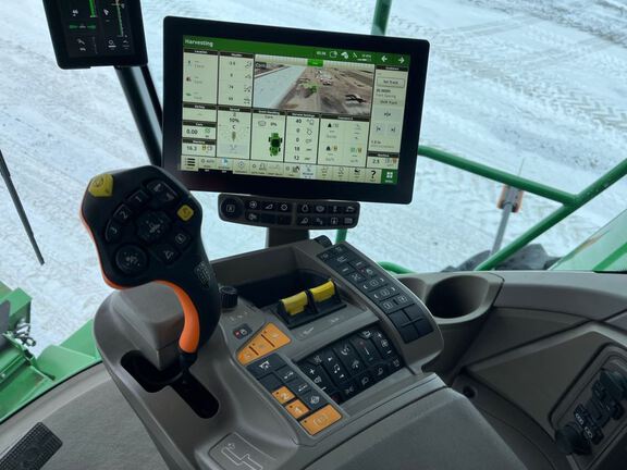 2025 John Deere S7 700 Combine