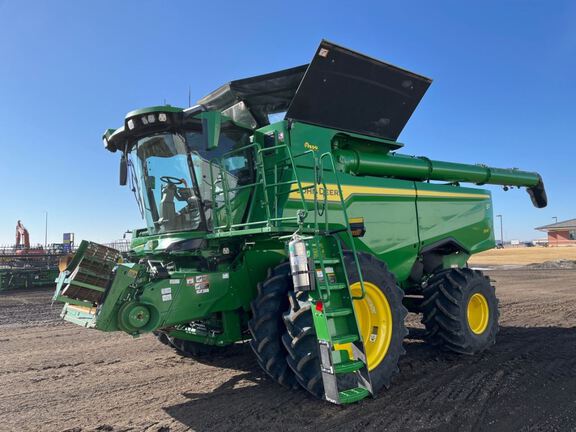 2025 John Deere S7 700 Combine