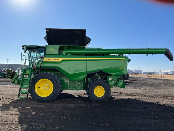 2025 John Deere S7 700 Combine