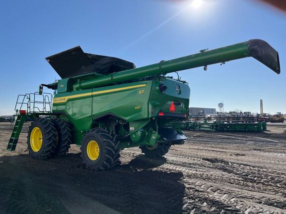 2025 John Deere S7 700 Combine
