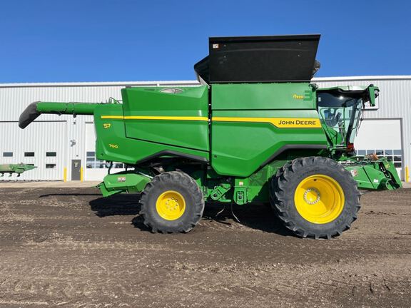 2025 John Deere S7 700 Combine