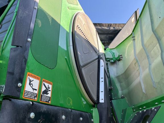 2025 John Deere S7 700 Combine