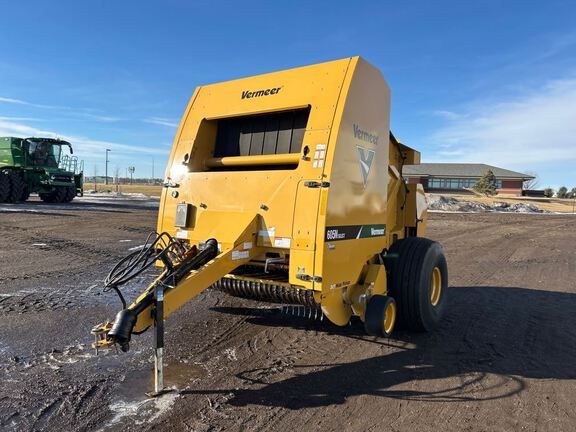 2018 Vermeer 605N Baler/Round