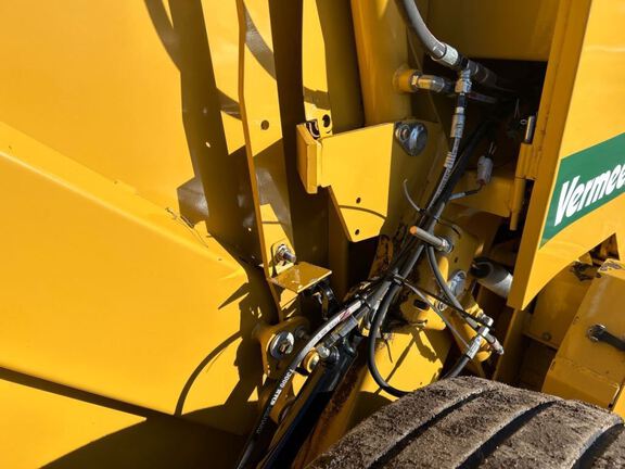 2018 Vermeer 605N Baler/Round
