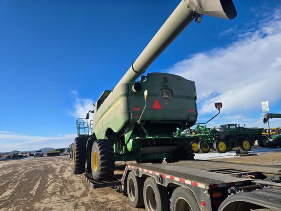 2023 John Deere S770 Combine