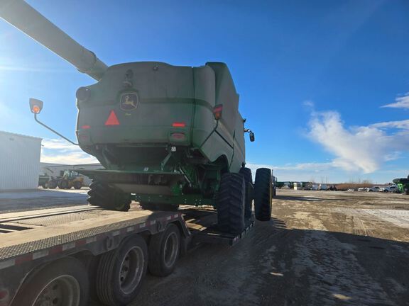 2023 John Deere S770 Combine