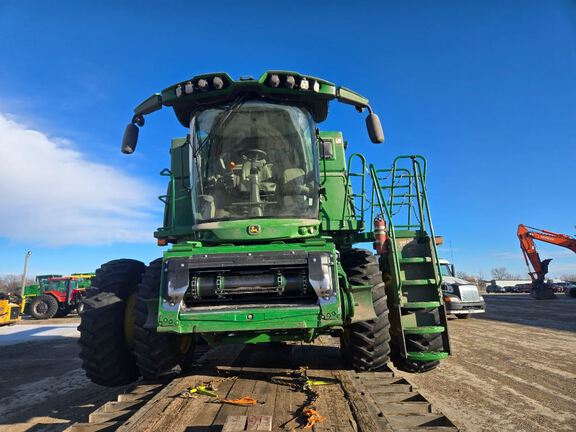 2023 John Deere S770 Combine