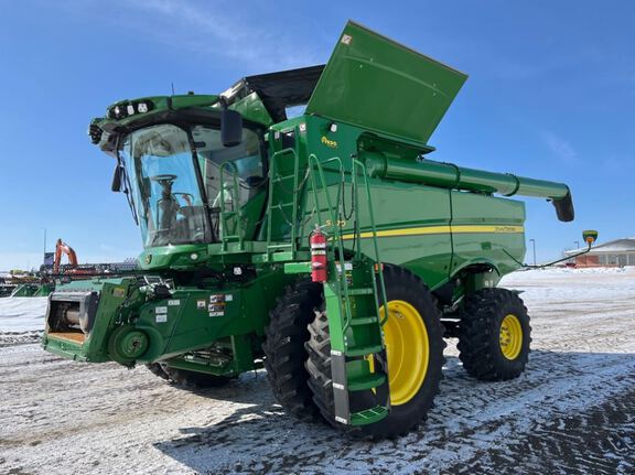 2023 John Deere S770 Combine
