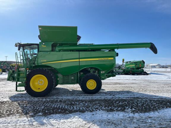 2023 John Deere S770 Combine