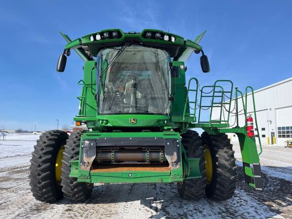 2023 John Deere S770 Combine