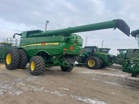 2024 John Deere S780 Combine