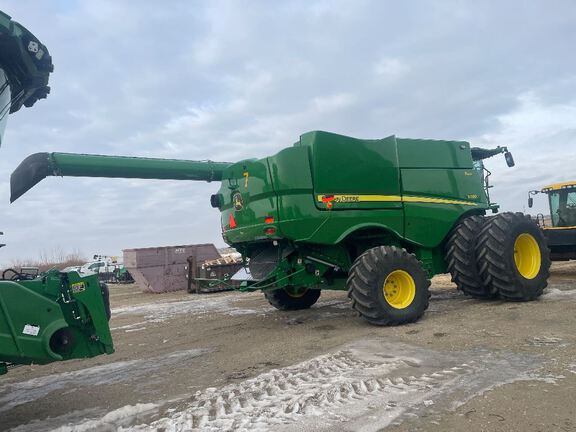 2024 John Deere S780 Combine