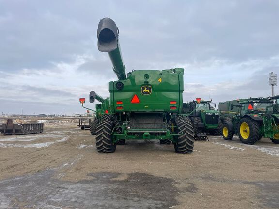 2024 John Deere S780 Combine