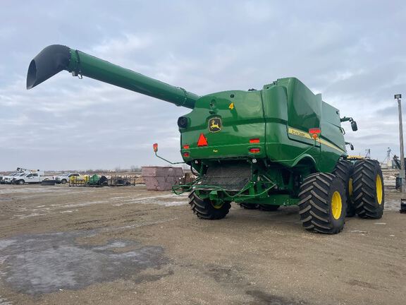 2024 John Deere S780 Combine