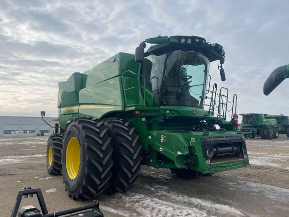 2024 John Deere S780 Combine