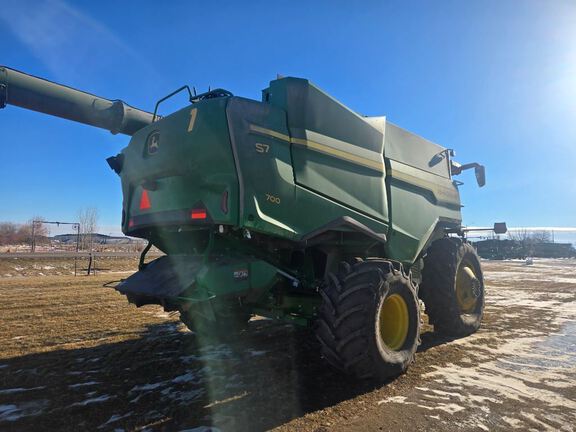 2025 John Deere S7 700 Combine