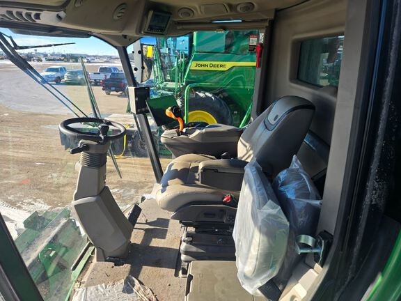 2025 John Deere S7 700 Combine