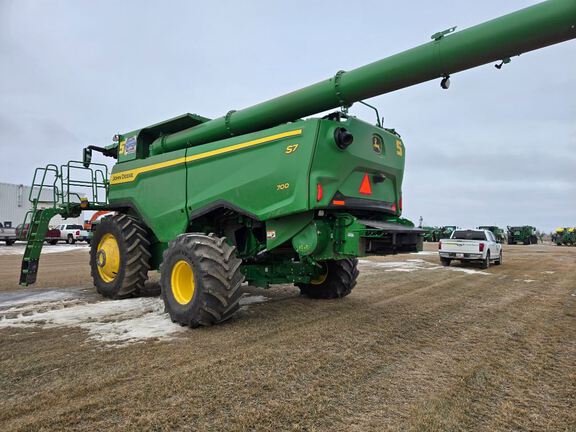 2025 John Deere S7 700 Combine