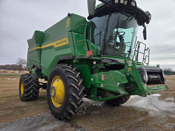 2025 John Deere S7 700 Combine