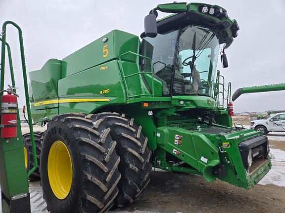 2024 John Deere S780 Combine