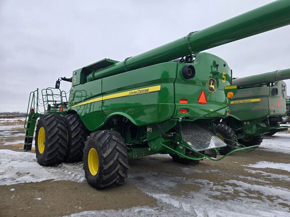 2024 John Deere S780 Combine