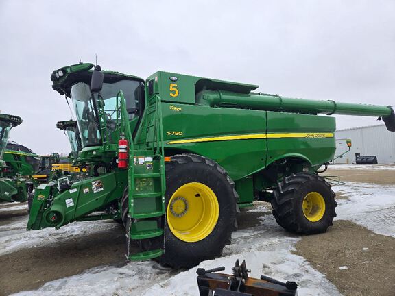 2024 John Deere S780 Combine