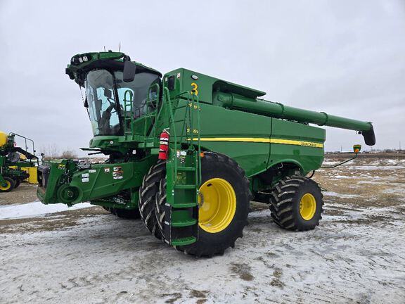 2024 John Deere S780 Combine