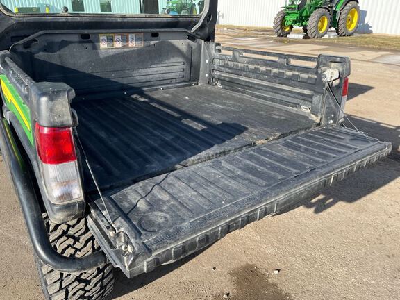 2024 John Deere XUV835R ATV