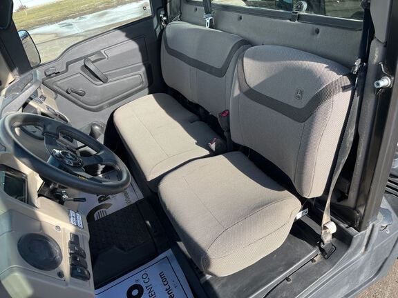 2024 John Deere XUV835R ATV