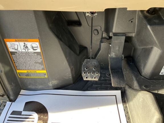 2024 John Deere XUV835R ATV