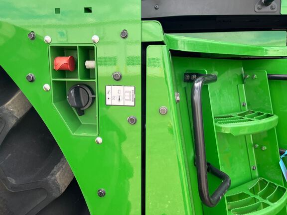 2024 John Deere 9R 640 Tractor 4WD