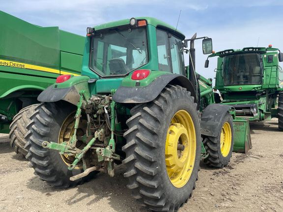 2003 John Deere 7520 Tractor