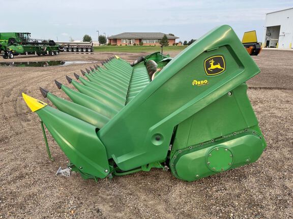 2022 John Deere C18R Header Corn Head