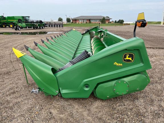 2022 John Deere C18R Header Corn Head