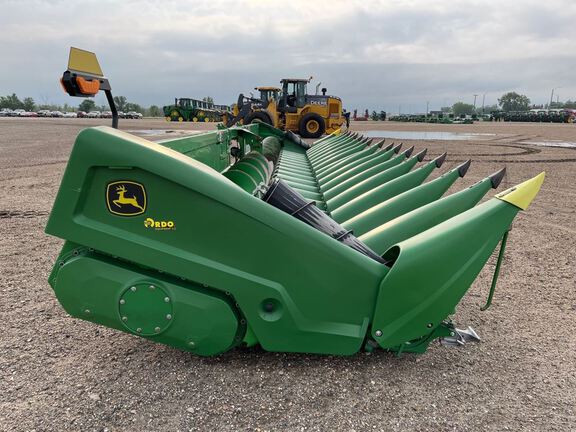 2022 John Deere C18R Header Corn Head
